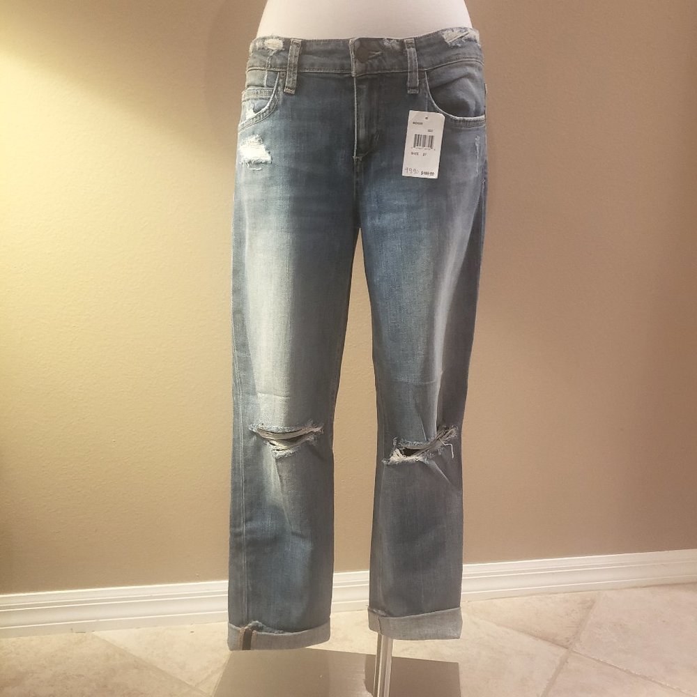 NWT Joe's Jeans Distressed Light Wash w Frayed Hem
